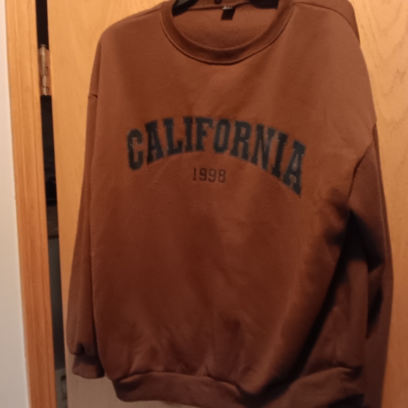 SHEIN Tops - Womens Size Xsmall, SHEIN Brown California Crewneck Sweatshirt